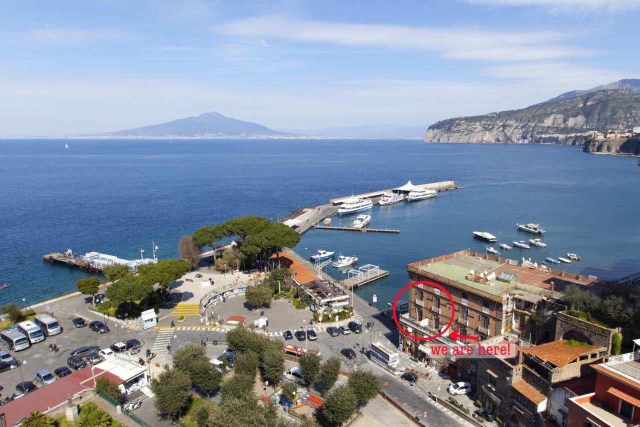 Amore Rentals - Appartamento La Terrazza Sul Porto 2 Sorrento Exterior foto